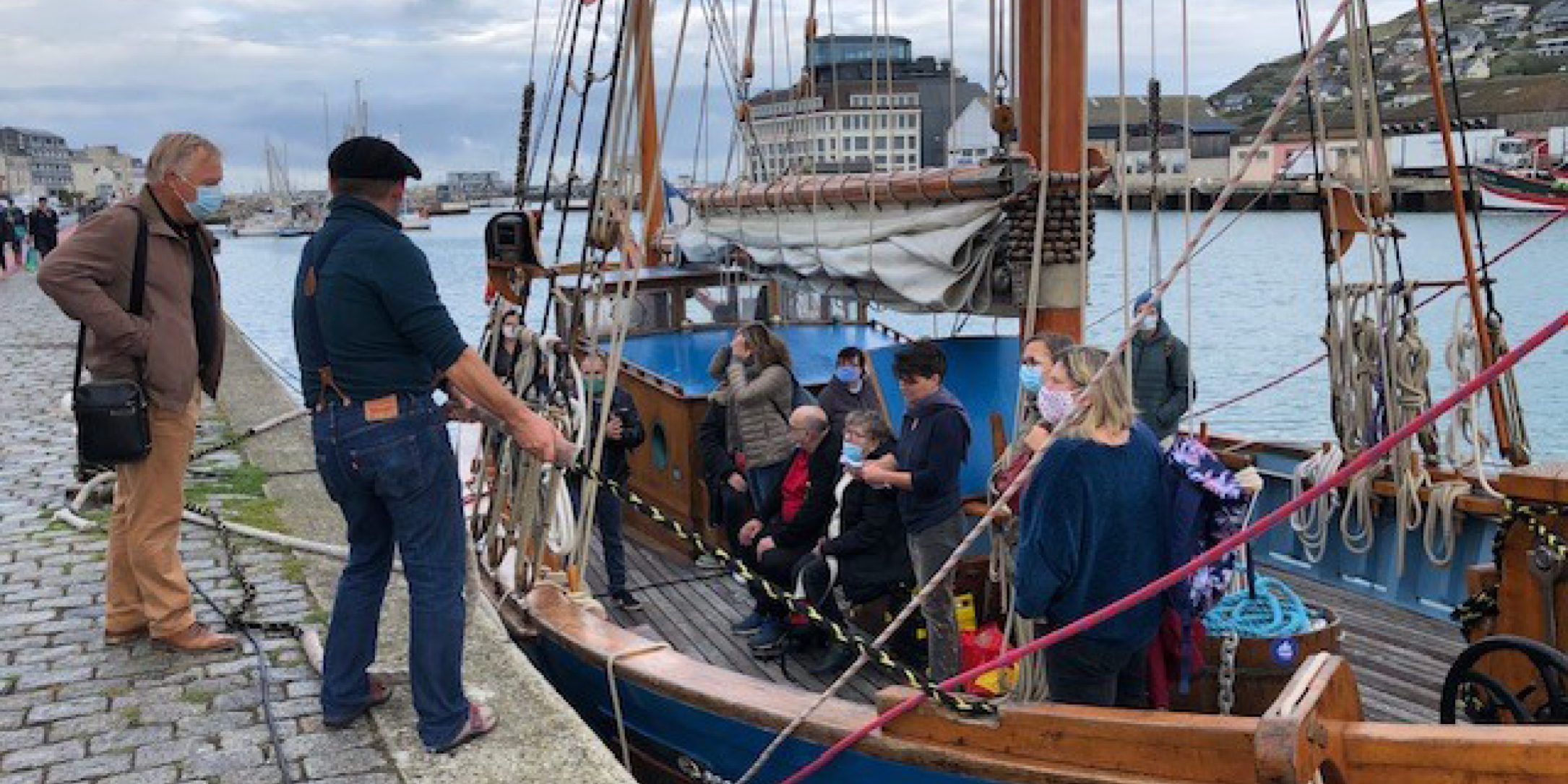 hissons les voiles café presse à fécamp fonds de mécénat du groupe olvea